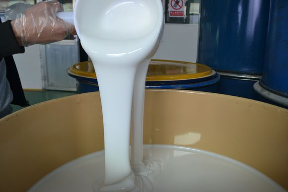 食品級(jí)模具硅膠是白色的嗎 ？